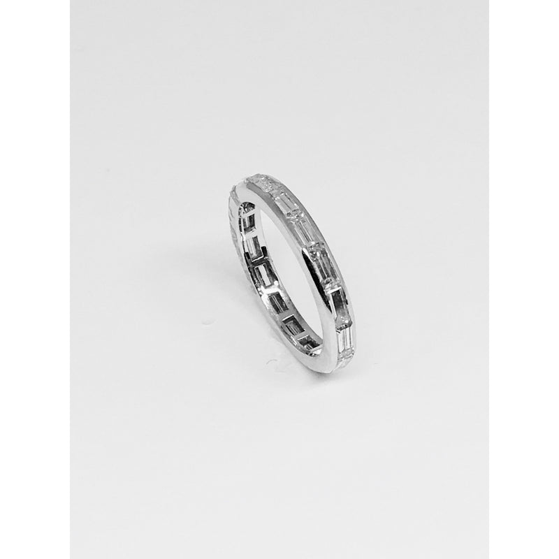 WHITE GOLD DIAMOND BAGUETTE ETERNITY BAND