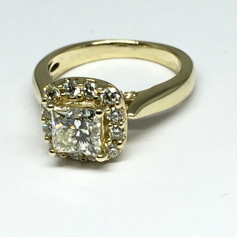 YELLOW GOLD PRINCESS CUT DIAMOND WITH HALO RING