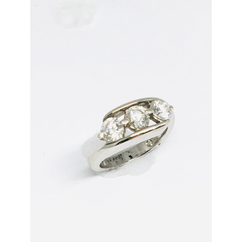 18 1.51 CT CROSSOVER RING